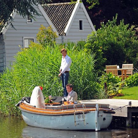 Inn On The Lake Broek in Waterland Exterior photo