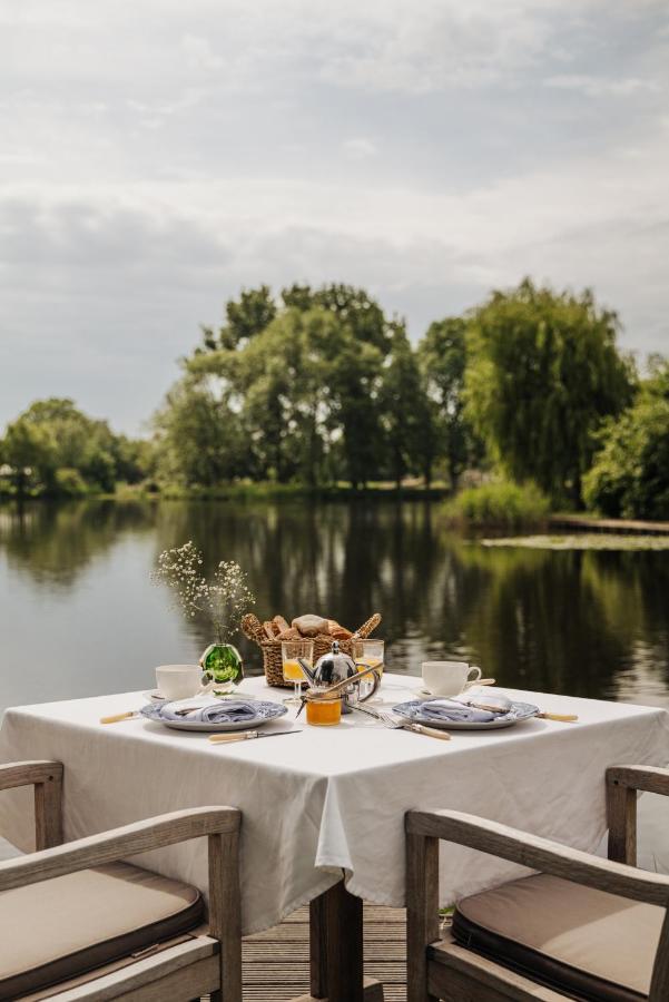 Inn On The Lake Broek in Waterland Exterior photo