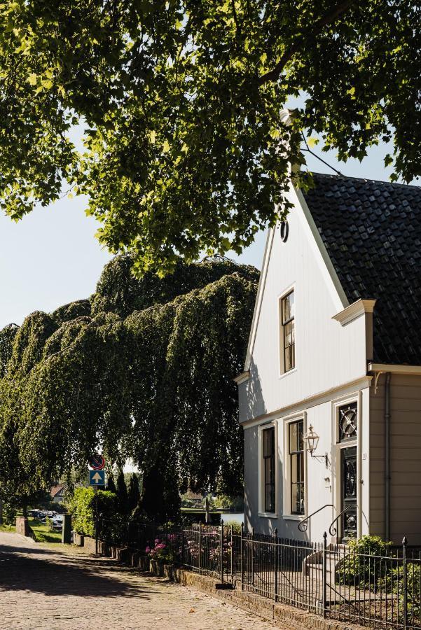 Inn On The Lake Broek in Waterland Exterior photo