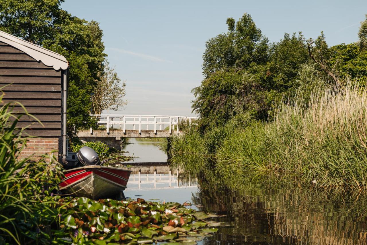 Inn On The Lake Broek in Waterland Exterior photo