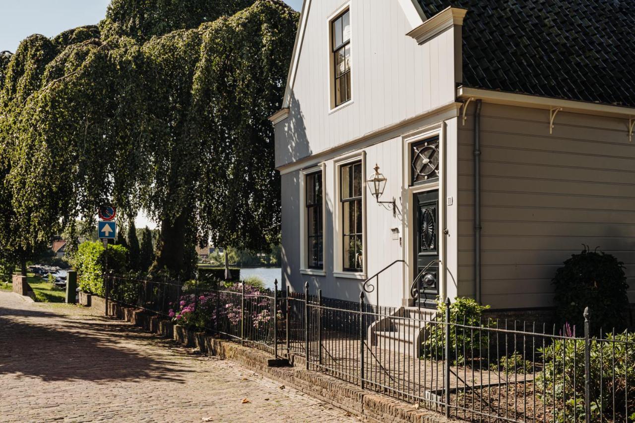 Inn On The Lake Broek in Waterland Exterior photo